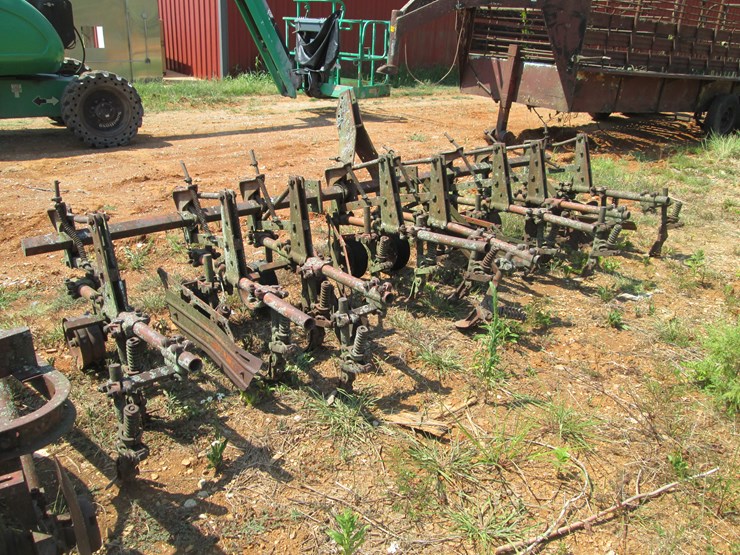 #36-•-#26833-•-ford-1027-12'-cultivator-1875-image-4