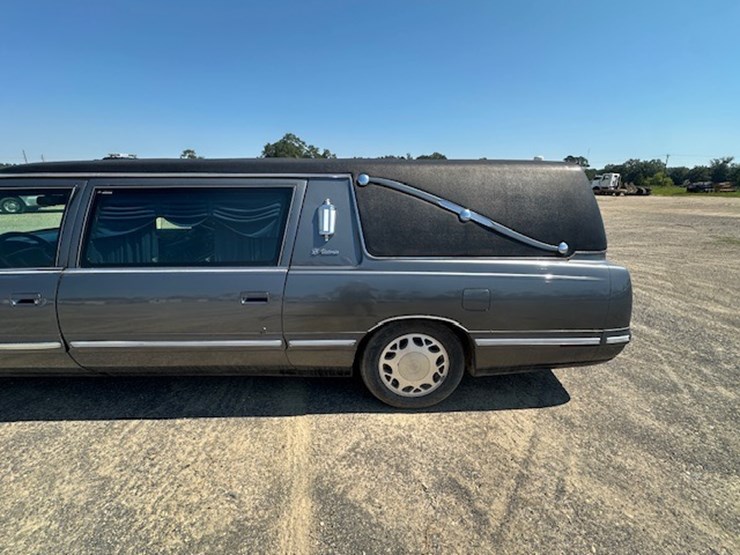 #22948-•-1997-cadillac-victoria-hearse-image-9