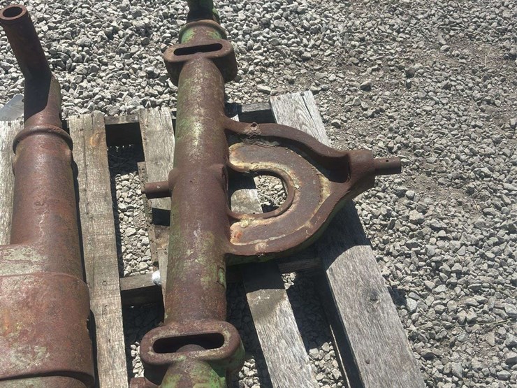 john-deere-model-a-wide-front-end-housing-image-3