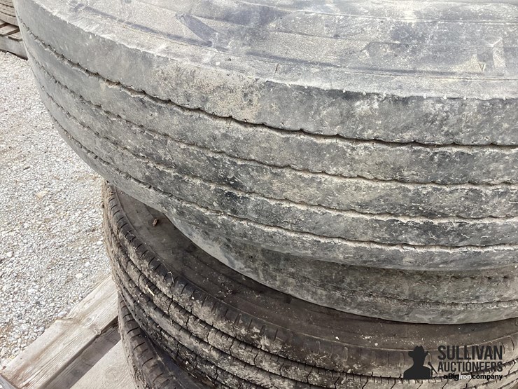 11r24.5-tires-image-11