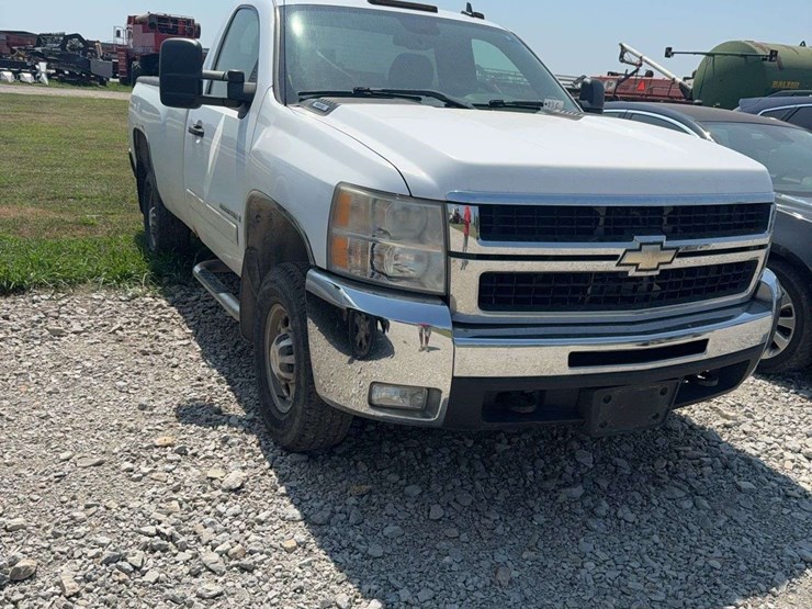 2007-chevrolet-silverado-image-2