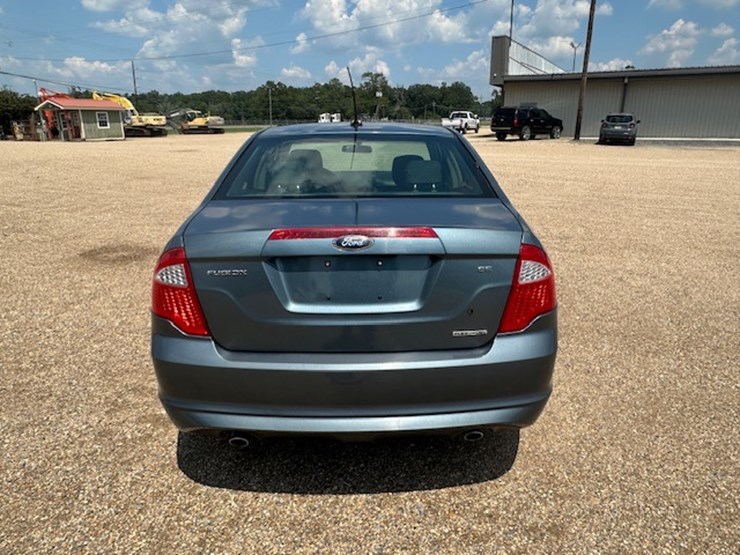 #23032-•-2012-ford-fusion-image-8