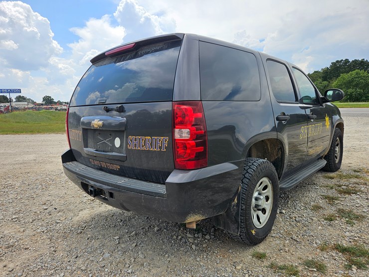 2010-chevrolet-tahoe-image-13