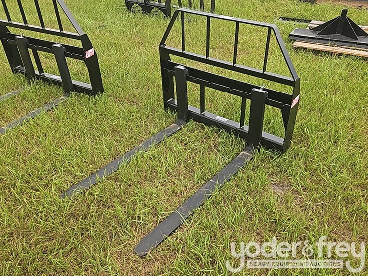 unused-kivel-48"-pallet-forks-to-suit-skidsteer.-3500lb-image-1