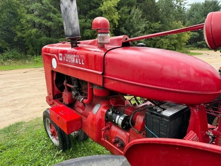 farmall-m-tractor-image-12