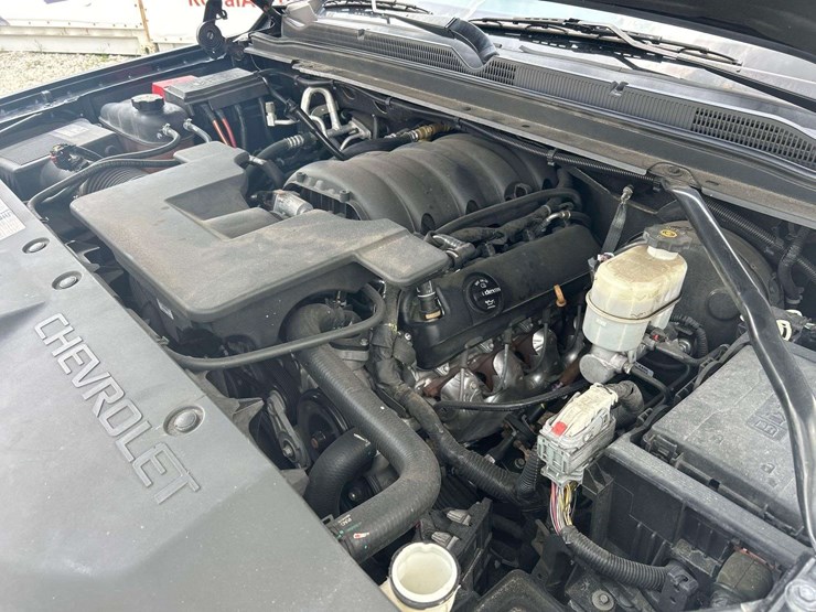 2019-chevrolet-tahoe-lt-image-9