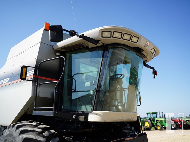 2004-gleaner-r65-image-17