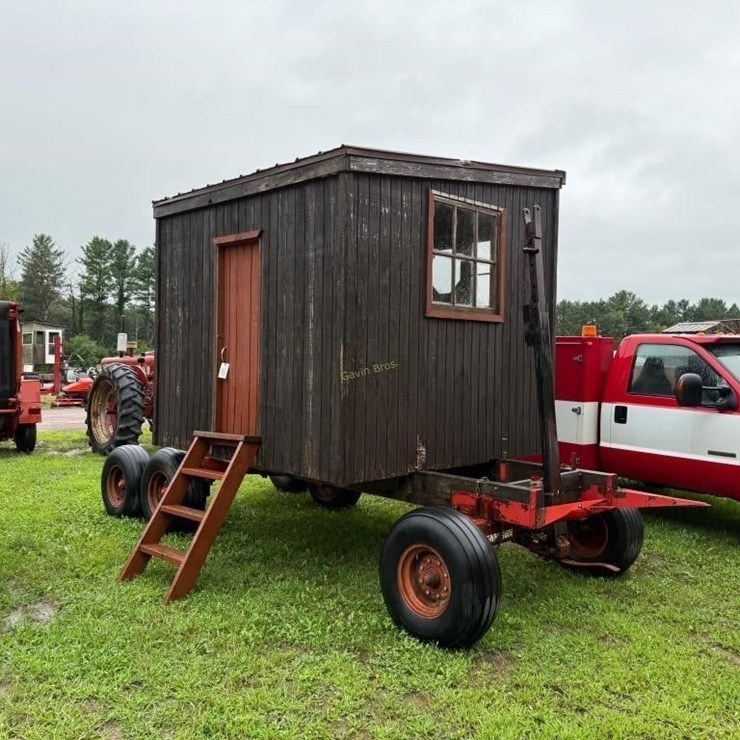 Deer Stand on Tandem Running Gear