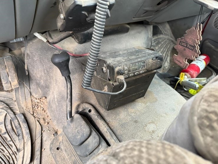 2003-ford-f550-image-17