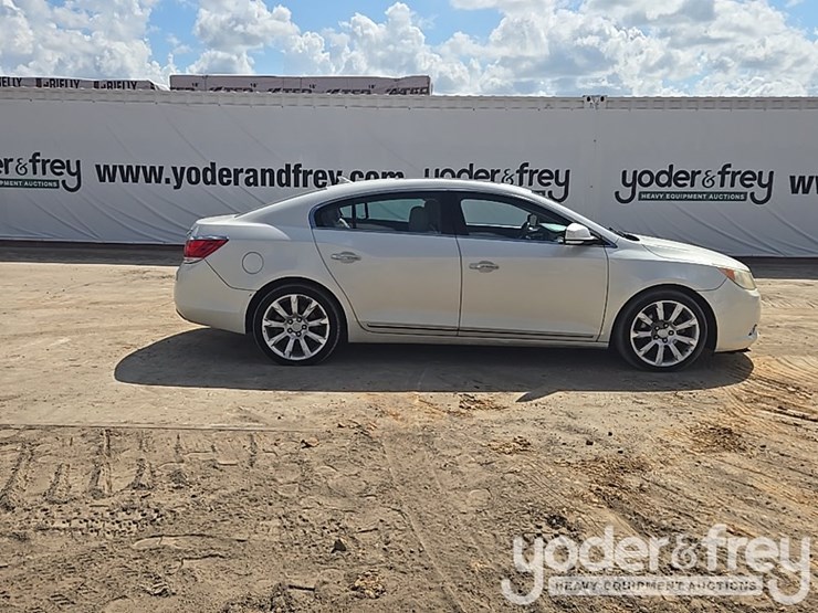 2010-buick-lacrosse-cxs-image-2