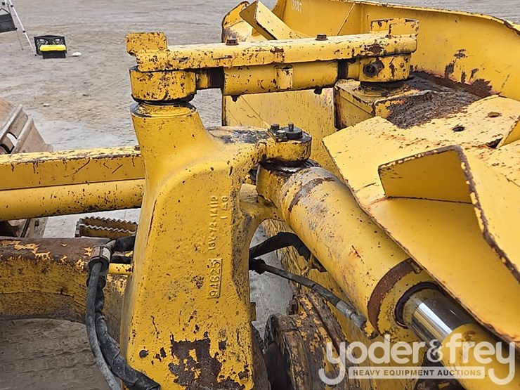2020-komatsu-d61px-24-image-42