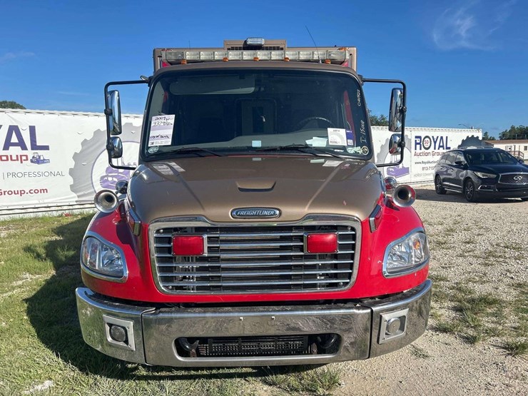 2009-freightliner-m2-106-medtec-ambulance-image-35