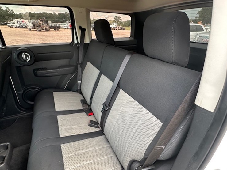 2010-dodge-nitro-image-33