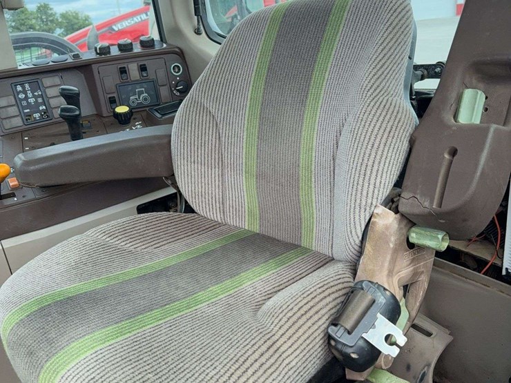 john-deere-6420-tractor,-2wd,-4,241-hours,-2-remotes,-540pto-image-18