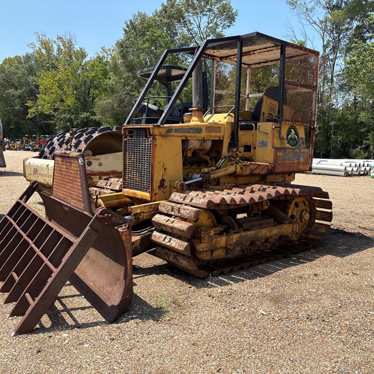 #16161 • KOMATSU CRAWLER DOZER | FOR PARTS OR REPAIR ONLY