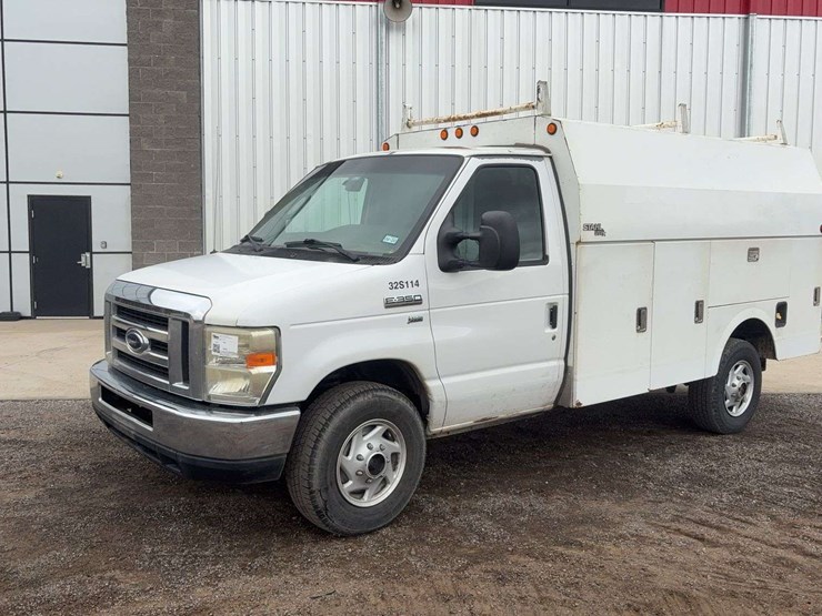 2009-ford-e350-image-1