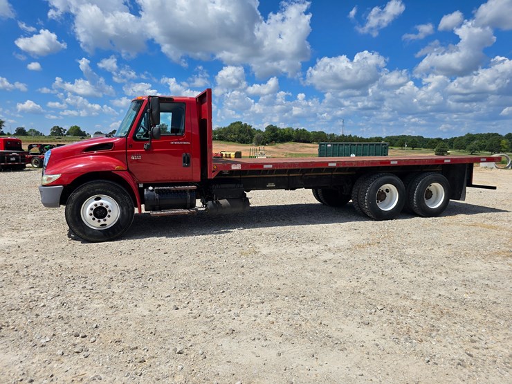 2003-international-durastar-4400-image-9