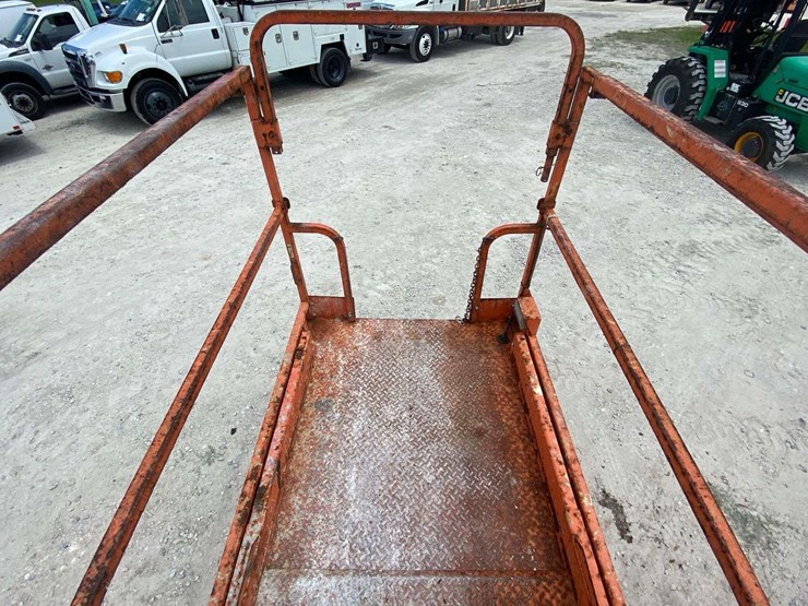 2018-jlg-3246es-image-19