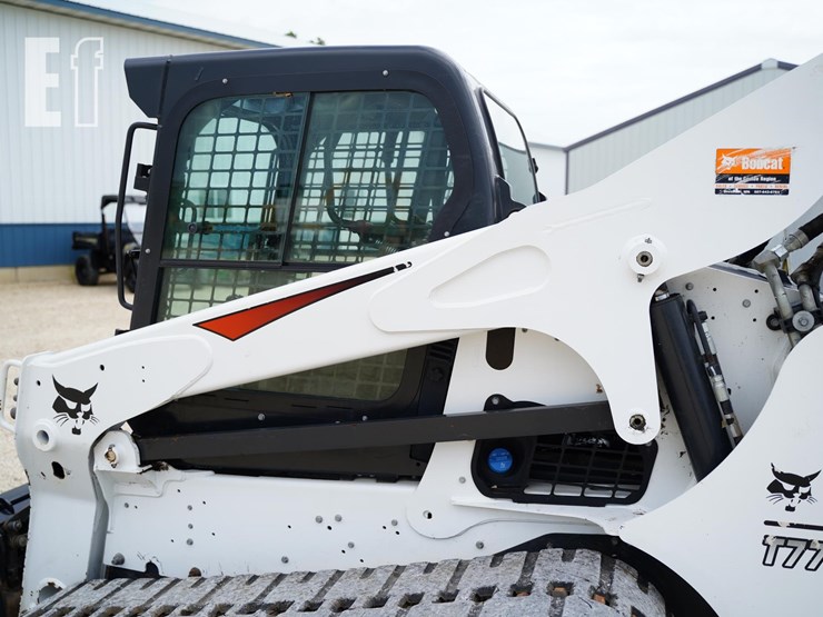 2022-bobcat-t770-image-25