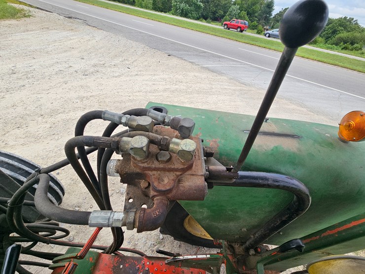 john-deere-2240-image-35