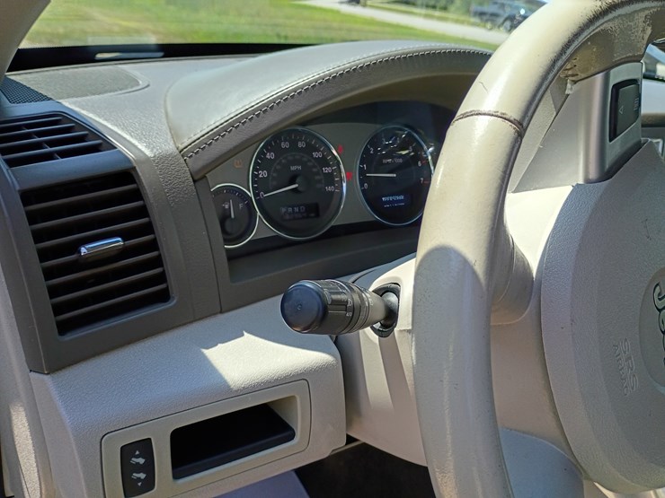 2010-jeep-grand-cherokee-image-64