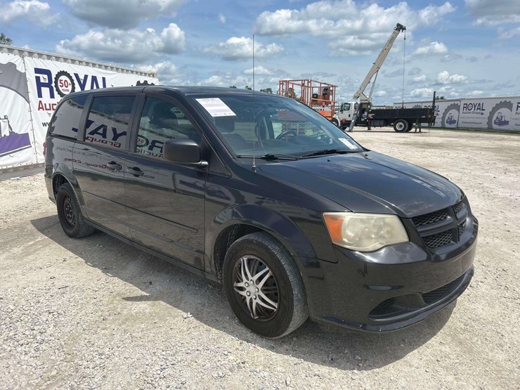 2012-dodge-grand-caravan-image-2