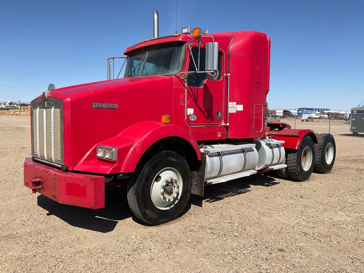 2011-kenworth-t800-image-1