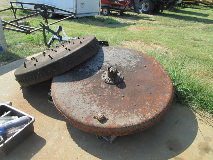 #82-•-#26815-•-lot-of-(2)-50-1/2"-&-56"-train-car-ends-image-2