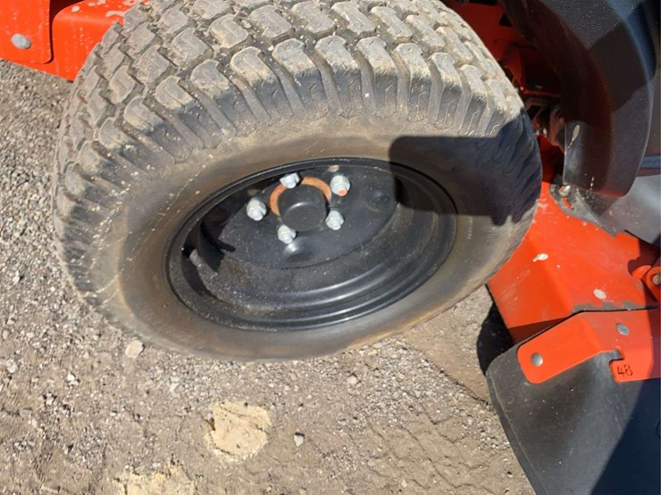 bad-boy-maverick-zero-turn-mower-image-12