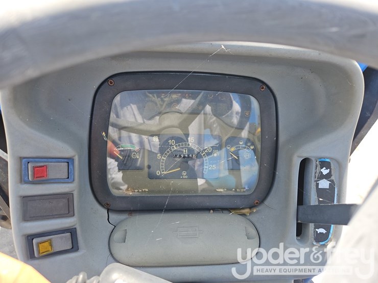 new-holland-tn75a-image-28