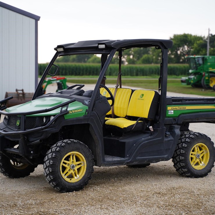 2019 JOHN DEERE GATOR XUV 835M