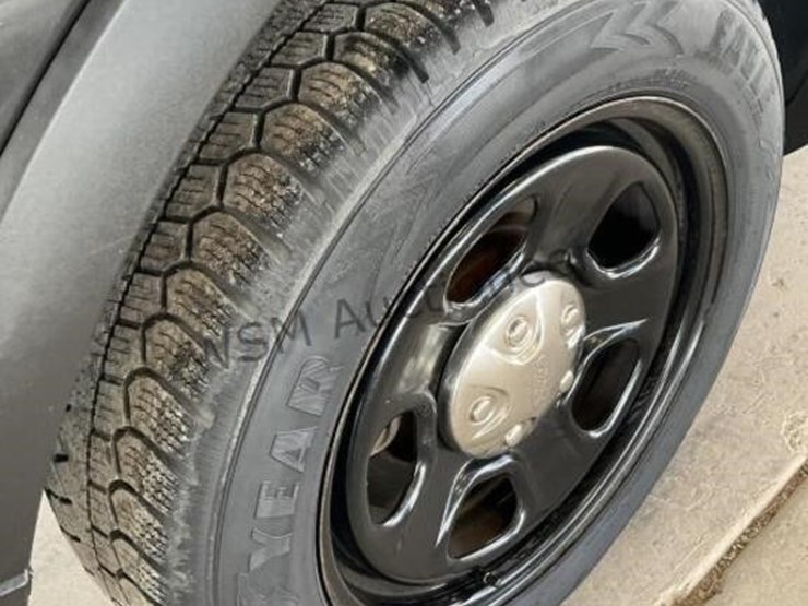2016-ford-explorer-image-8