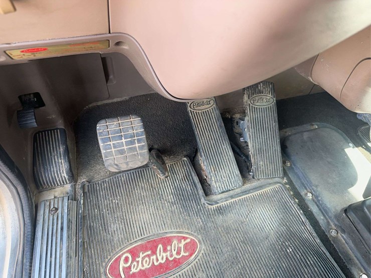 2006-peterbilt-378-image-43