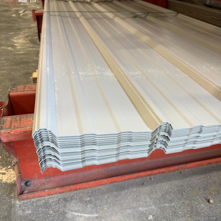 87X 20FT NEW STEEL ROOF SANDTONE