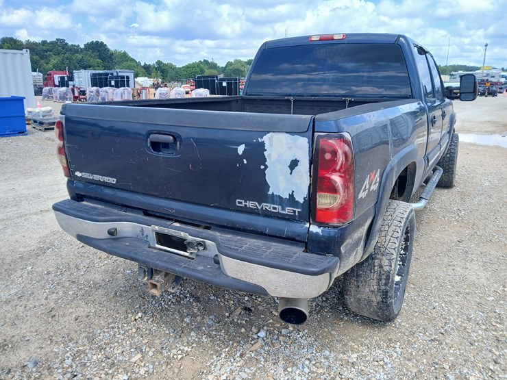 2005-chevrolet-silverado-image-8