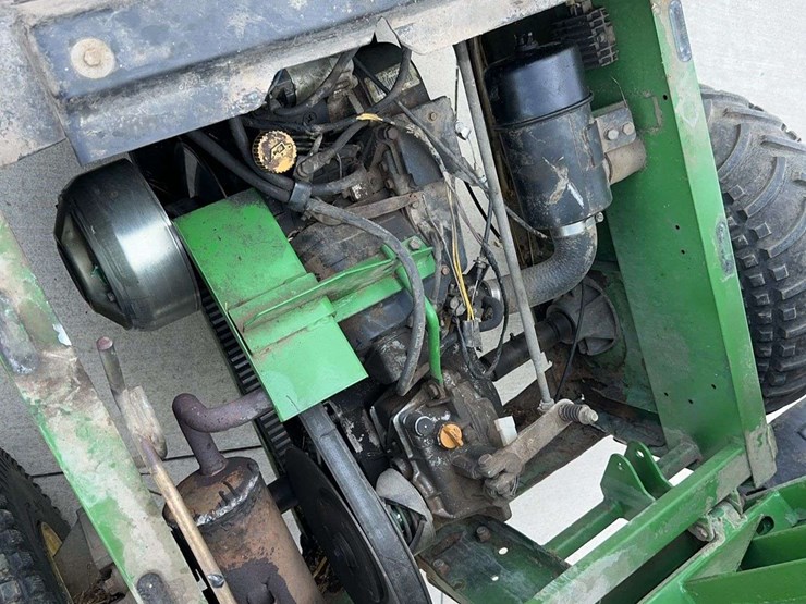 john-deere-gator-image-9