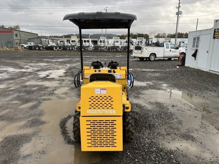 2025-infront-yf480-skidsteer-loader-image-5