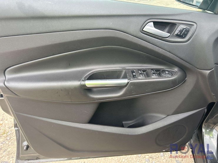 2016-ford-escape-image-11