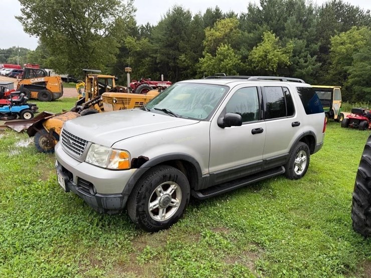 2003-ford-explorer-image-1