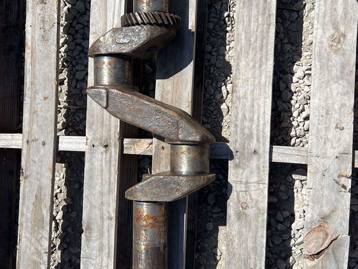 john-deere-model-g-crankshaft-image-7