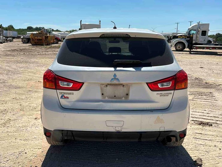 2016-mitsubishi-outlander-image-5