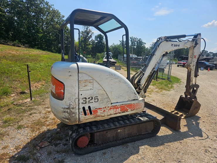 bobcat-325-image-13