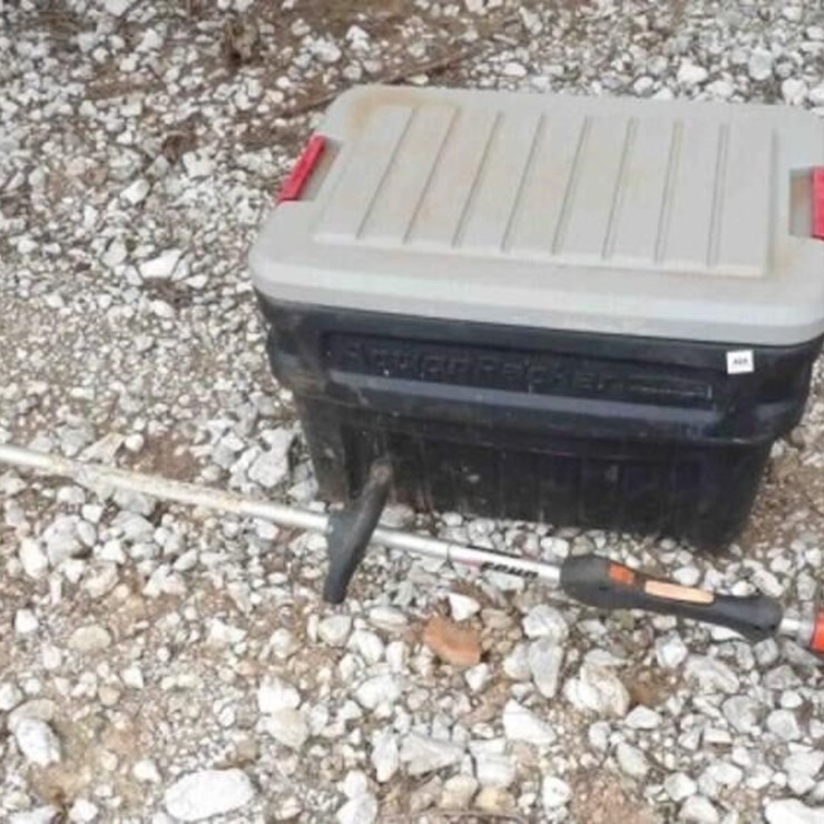 Echo SRM-225 WeedEater, Container