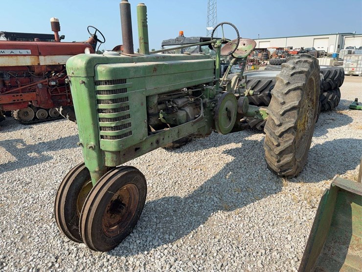 john-deere-b-image-2