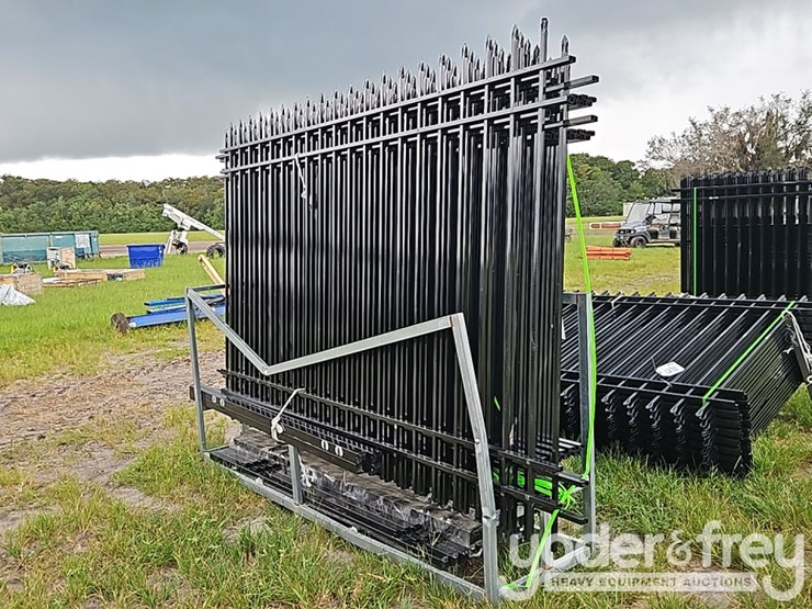 unused-7x10-steel-fence-panels-w/posts-(15-of)-image-2