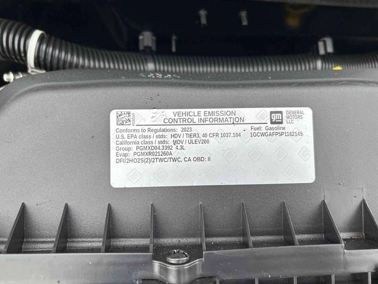 2023-chevrolet-express-2500-image-10