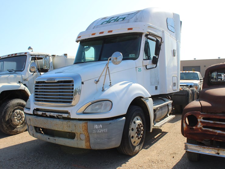 #22943-•-2005-freightliner-|-parts-or-repair-image-20
