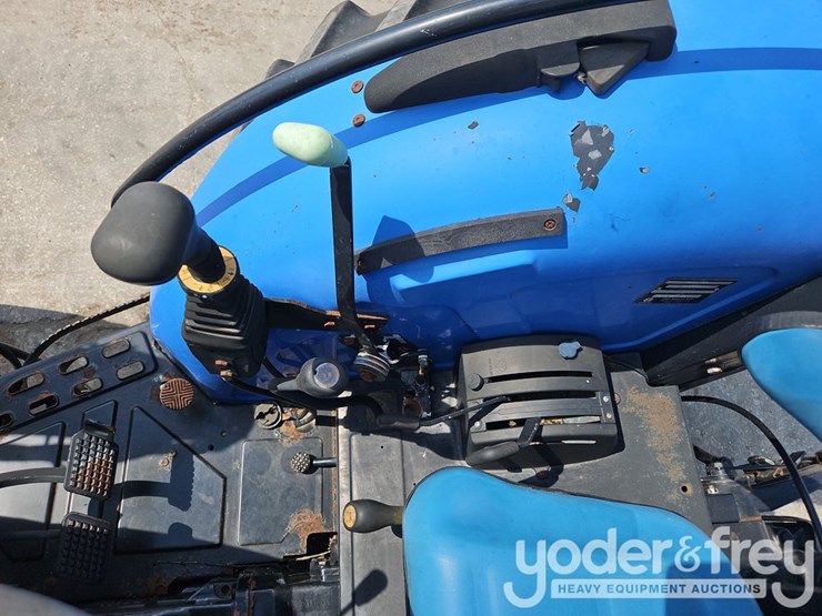 new-holland-tn75a-image-23