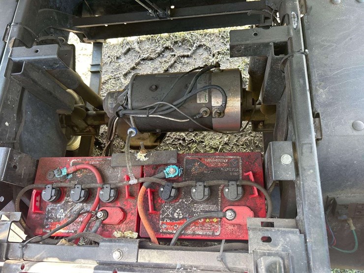 ez-go-mpt-1000-electric-utility-cart-image-7