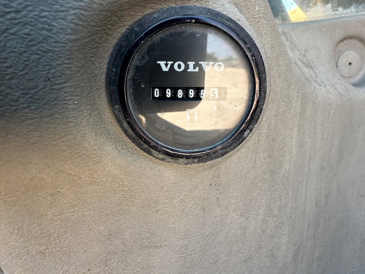 2013-volvo-ec220dl-image-14